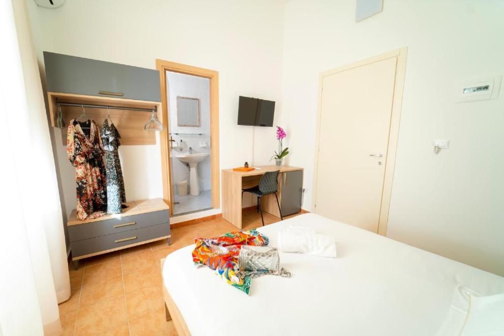 Ballaro' Hotel - Budget Room Palermo Esterno foto