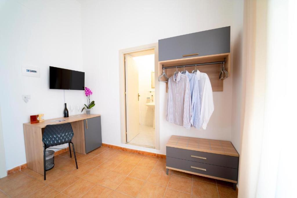 Ballaro' Hotel - Budget Room Palermo Esterno foto
