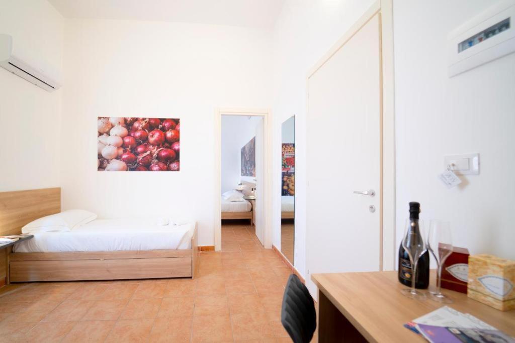 Ballaro' Hotel - Budget Room Palermo Esterno foto